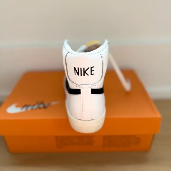 Nike Blazer Mid ‘77 Blazer Sneakers - Picture 5 of 8